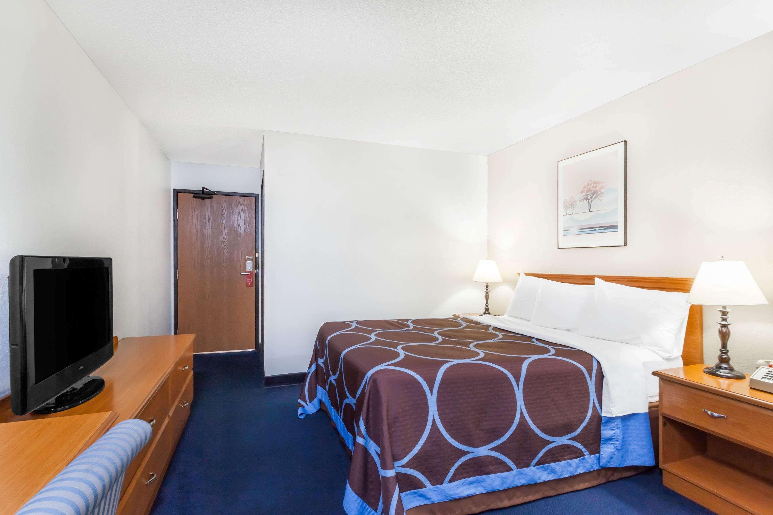 Super 8 By Wyndham Montgomery Maybrook Eksteriør bilde