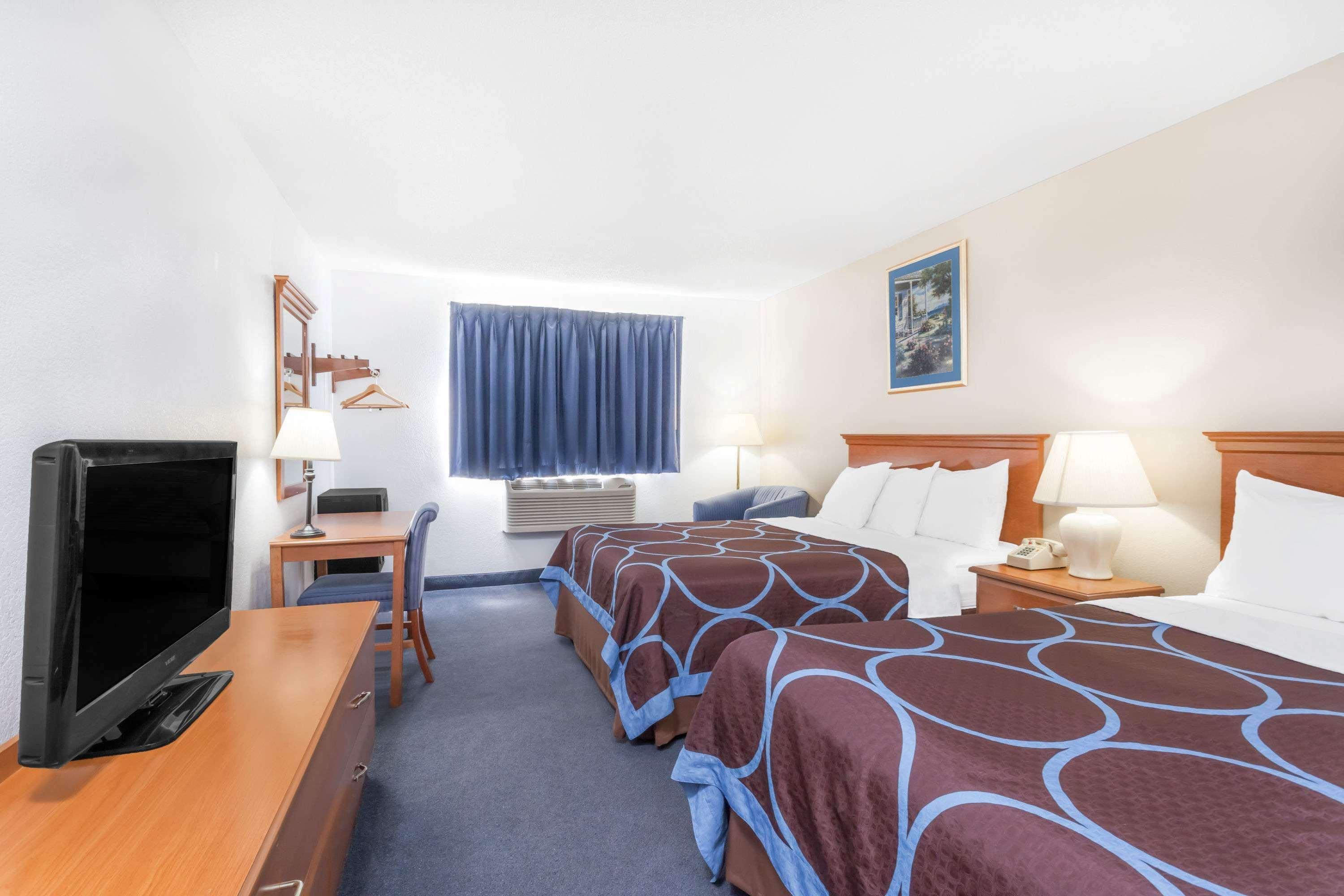 Super 8 By Wyndham Montgomery Maybrook Eksteriør bilde