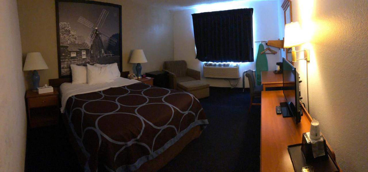 Super 8 By Wyndham Montgomery Maybrook Eksteriør bilde